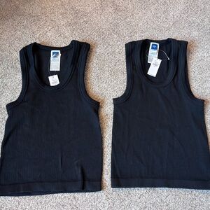 NWT 2 Piece Bundle Old Navy Women's Exhale Seamless Black Ribbed Tank XS
